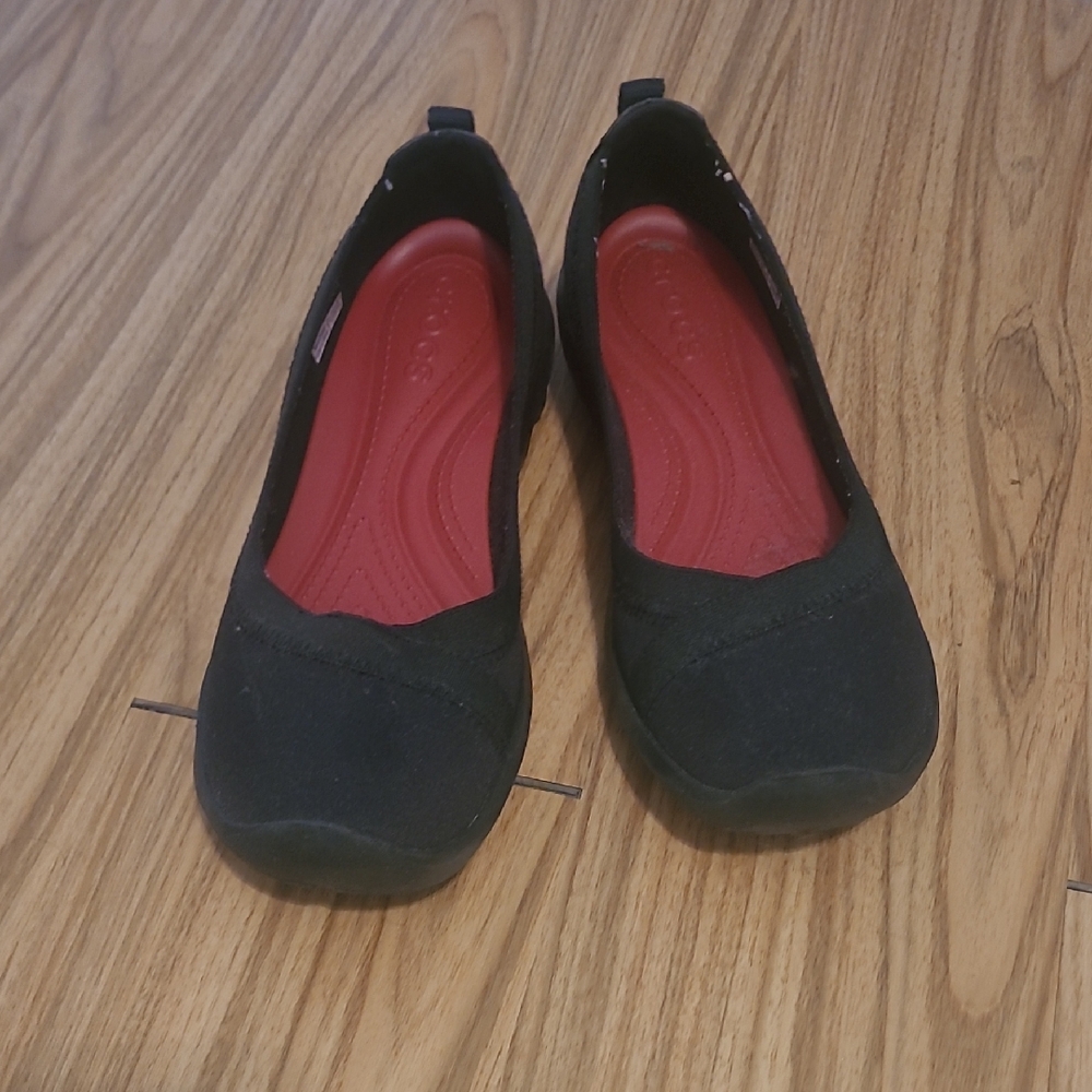 CROCS Women's Black and Red Slip-On Flats